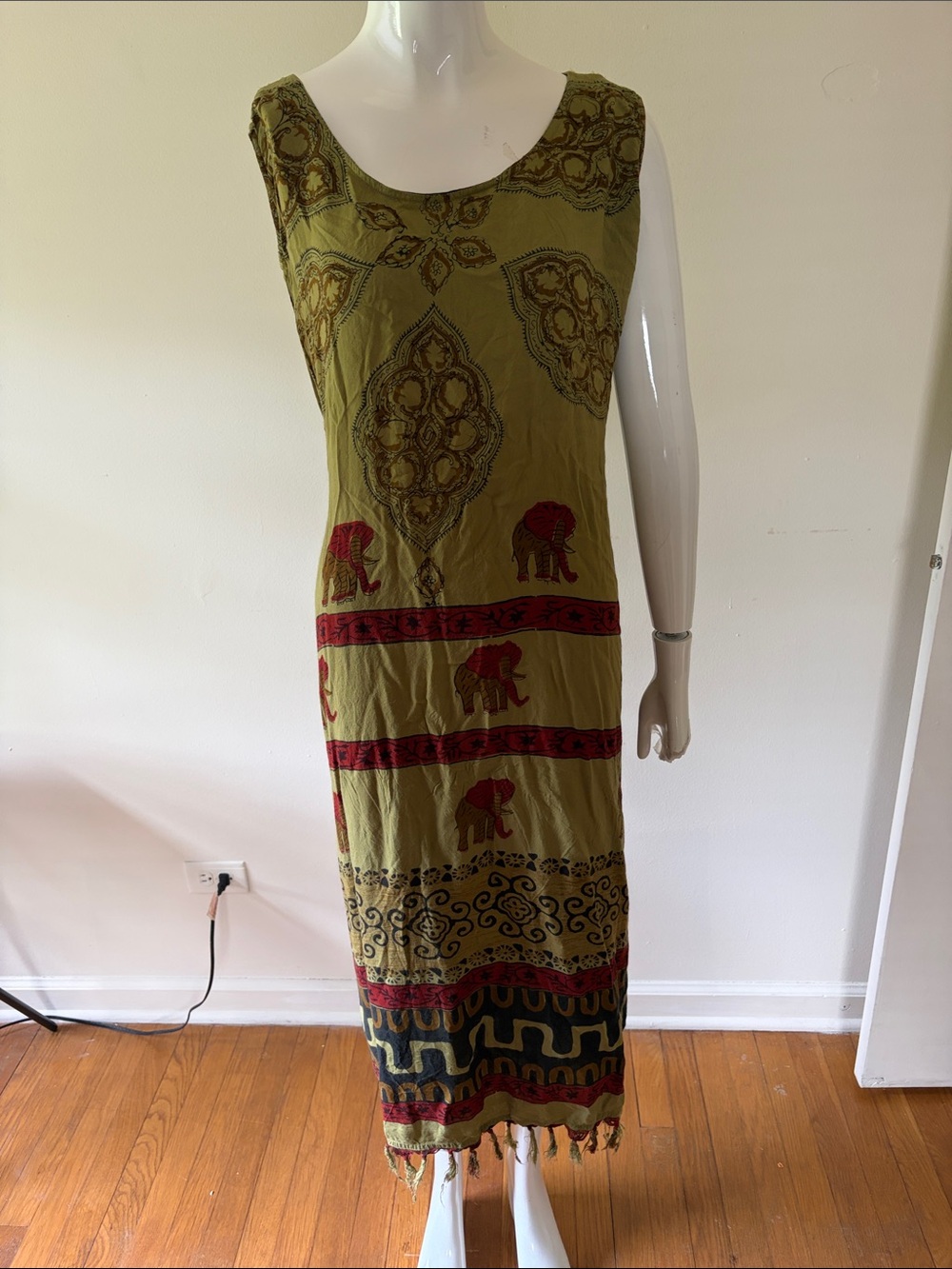 Boho Olive Green Sleeveless Elephant-Print Maxi Dress